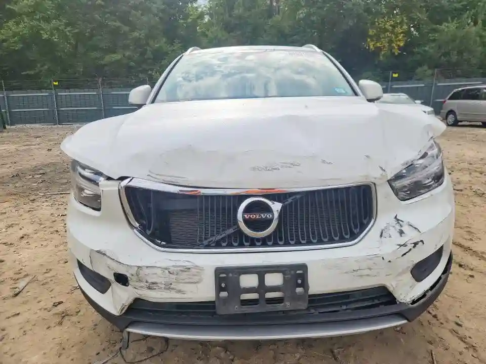 YV4162UK6L2223076 2020 VOLVO XC40-4