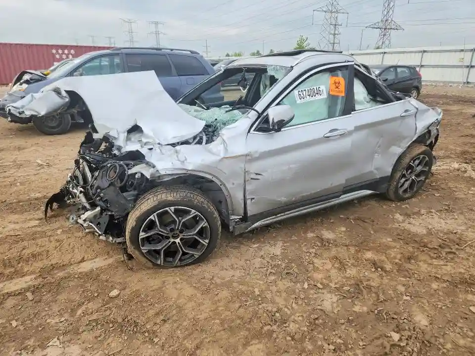 WBXJG9C00L5R33150 2020 BMW X1-0