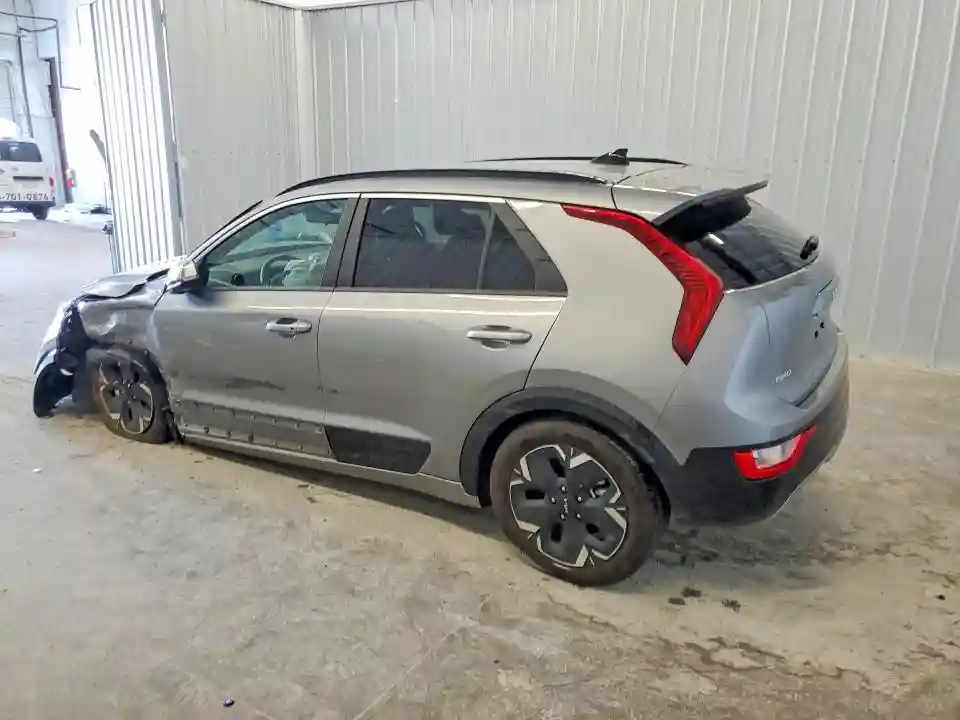 KNDCR3L1XP5059563 2023 KIA NIRO-1