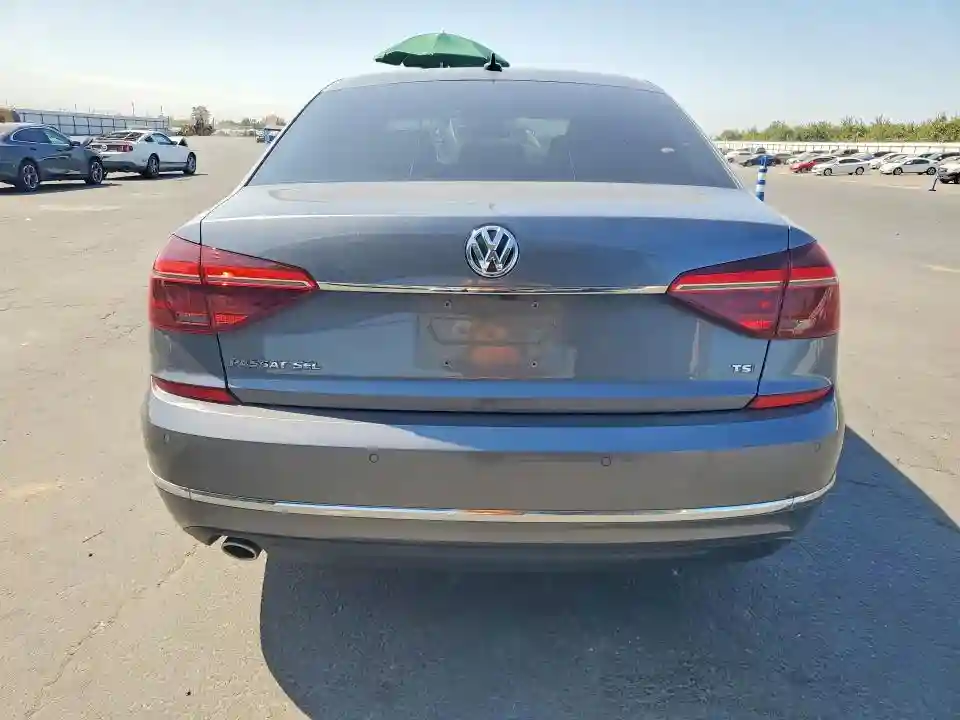 1VWCA7A31JC040841 2018 VOLKSWAGEN PASSAT-5