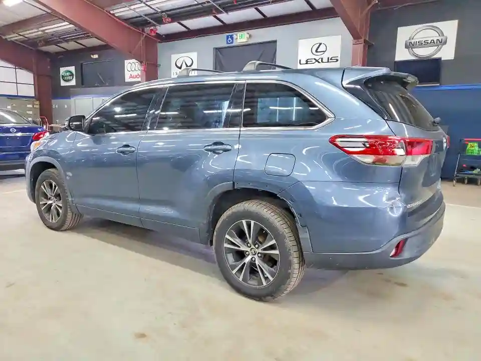 5TDZZRFH9JS241083 2018 TOYOTA HIGHLANDER-1