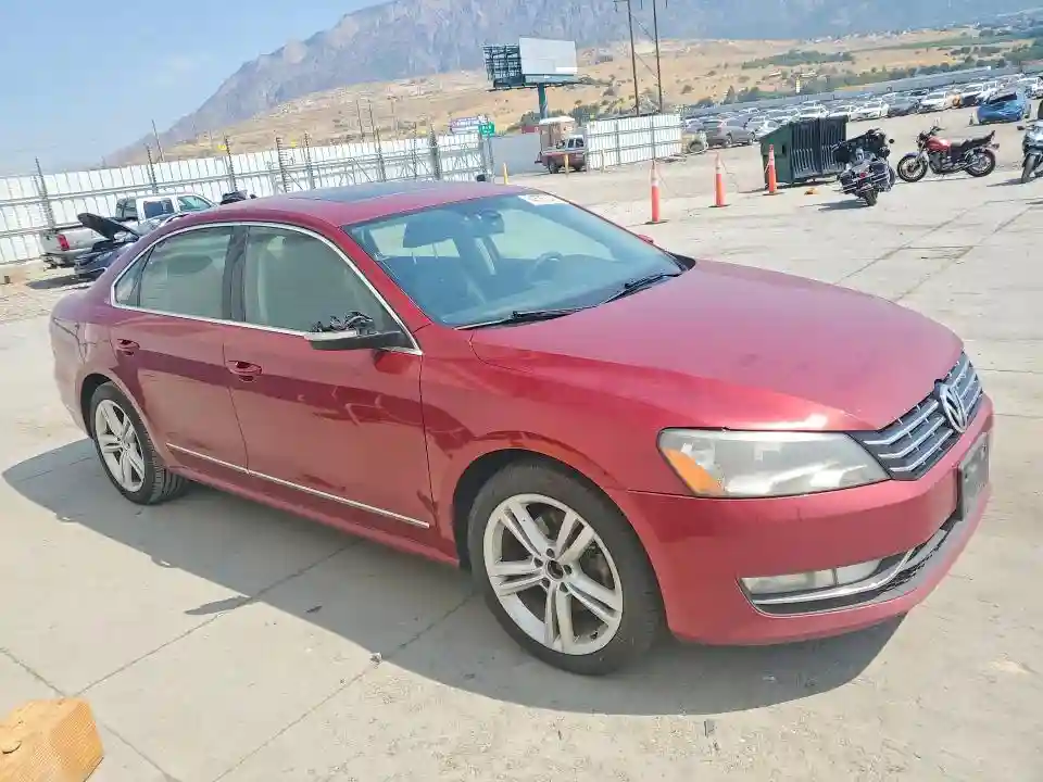 1VWCV7A37FC012960 2015 VOLKSWAGEN PASSAT-3