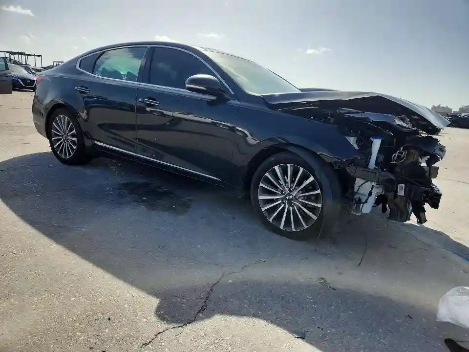 KNALC4J18H5093977 2017 KIA CADENZA-3