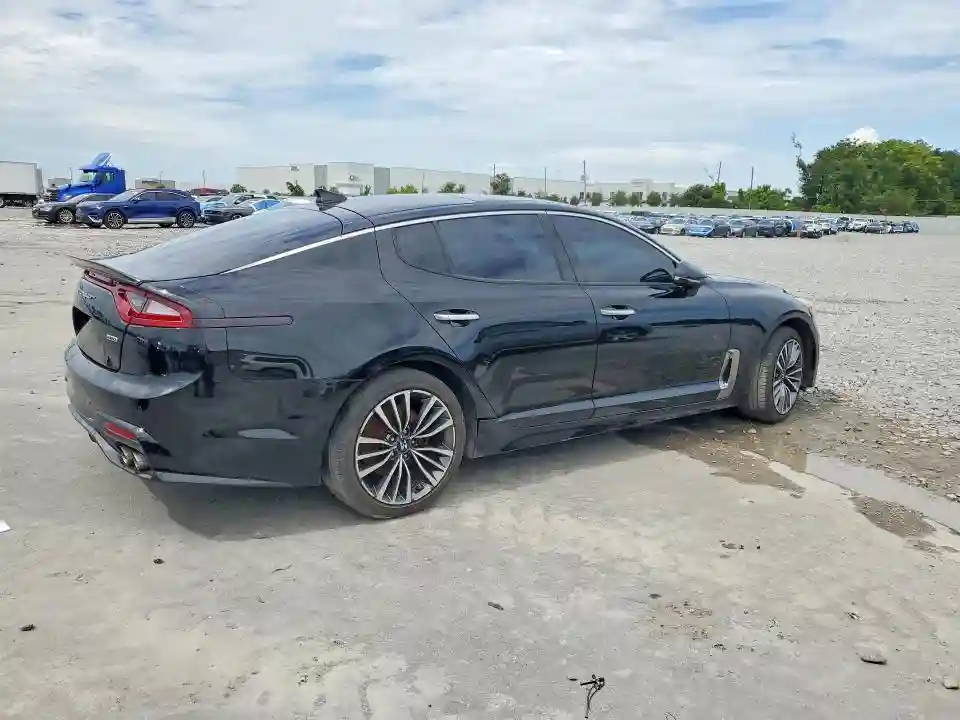 KNAE25LA4J6012228 2018 KIA STINGER-2