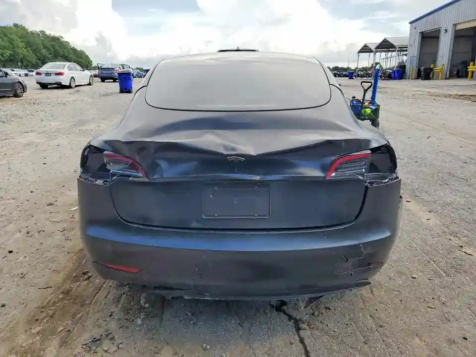 5YJ3E1EB2PF661944 2023 TESLA MODEL 3-5