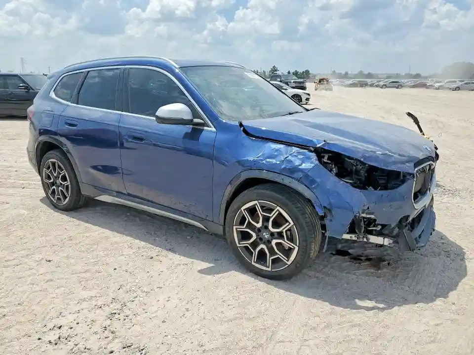 WBX73EF08R5Z06426 2024 BMW X1-3