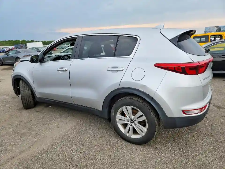 KNDPMCAC2J7393523 2018 KIA SPORTAGE-1