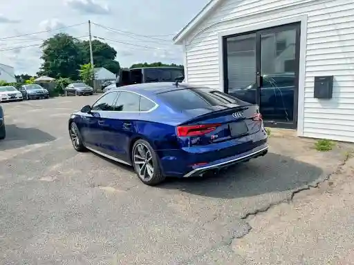 WAUC4CF55JA011381 2018 AUDI S5/RS5-1