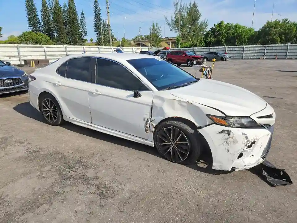 4T1G11AK6MU515824 2021 TOYOTA CAMRY-3