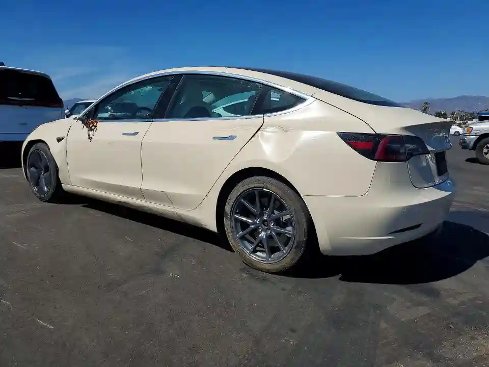 5YJ3E1EA6KF431436 2019 TESLA MODEL 3-1