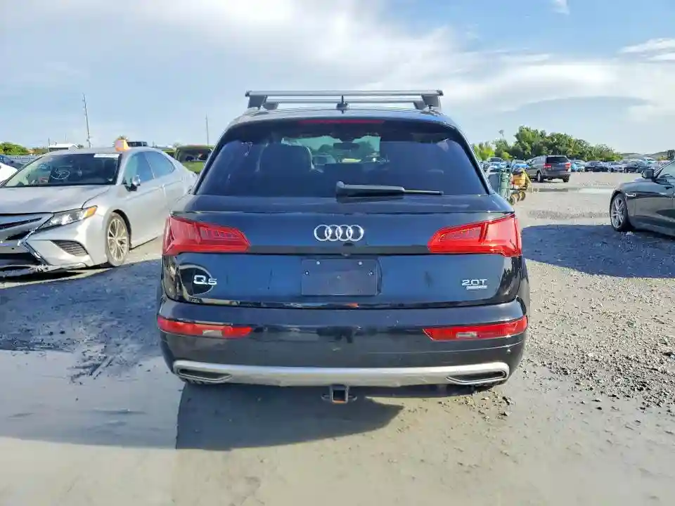 WA1ANAFY4J2183332 2018 AUDI Q5-5