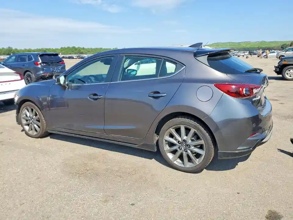 3MZBN1M39JM250868 2018 MAZDA 3-1