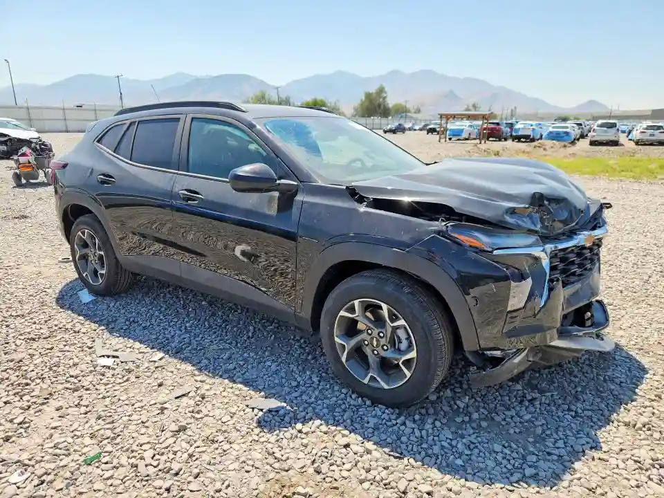 KL77LHEP5TC142550 2026 CHEVROLET TRAX-3