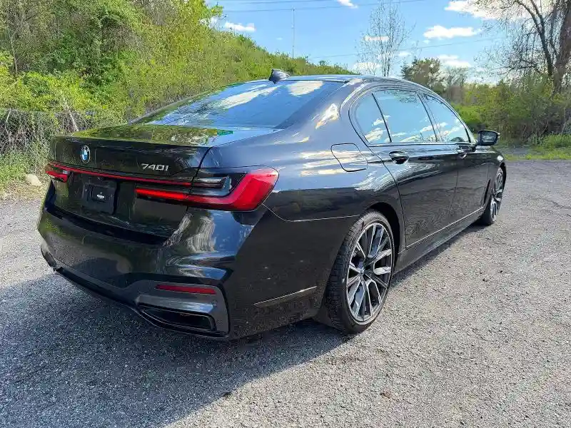 WBA7T4C03NCK23662 2022 BMW 7 SERIES-3