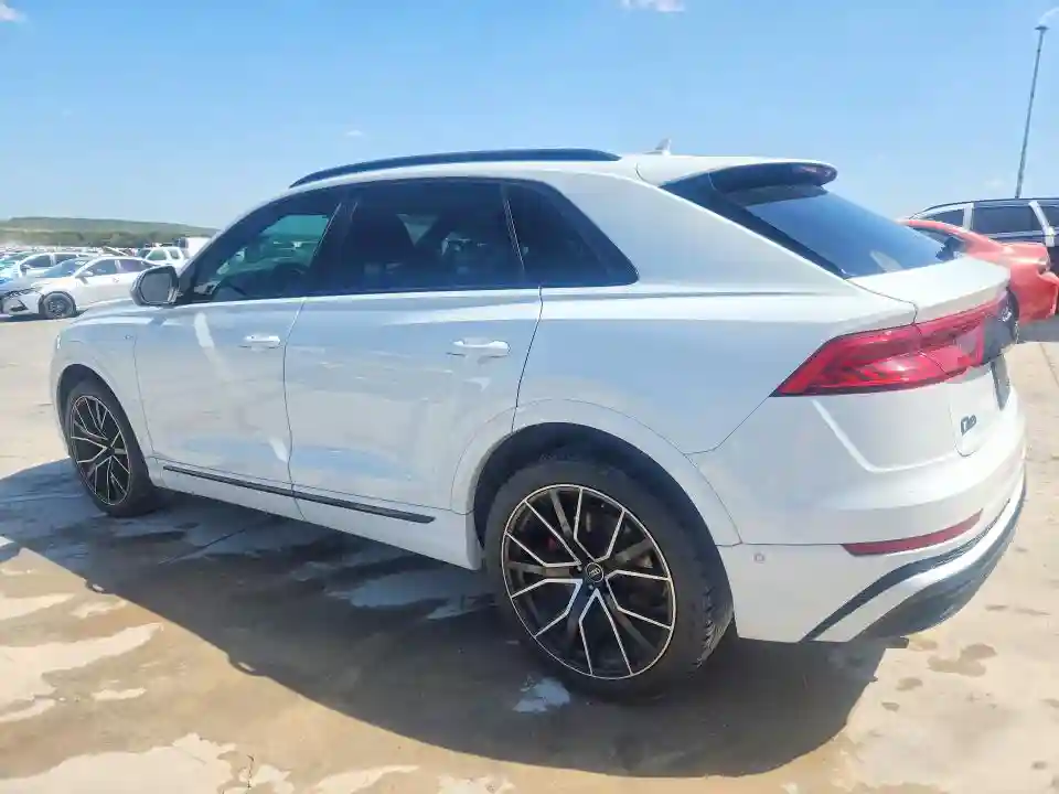 WA1FVAF14MD026496 2021 AUDI Q8-1