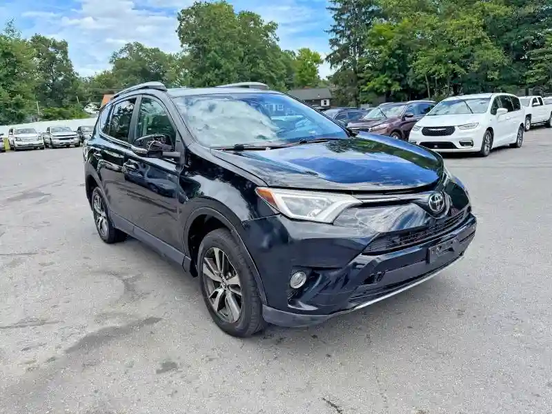 2T3RFREV4JW857885 2018 TOYOTA RAV4-3