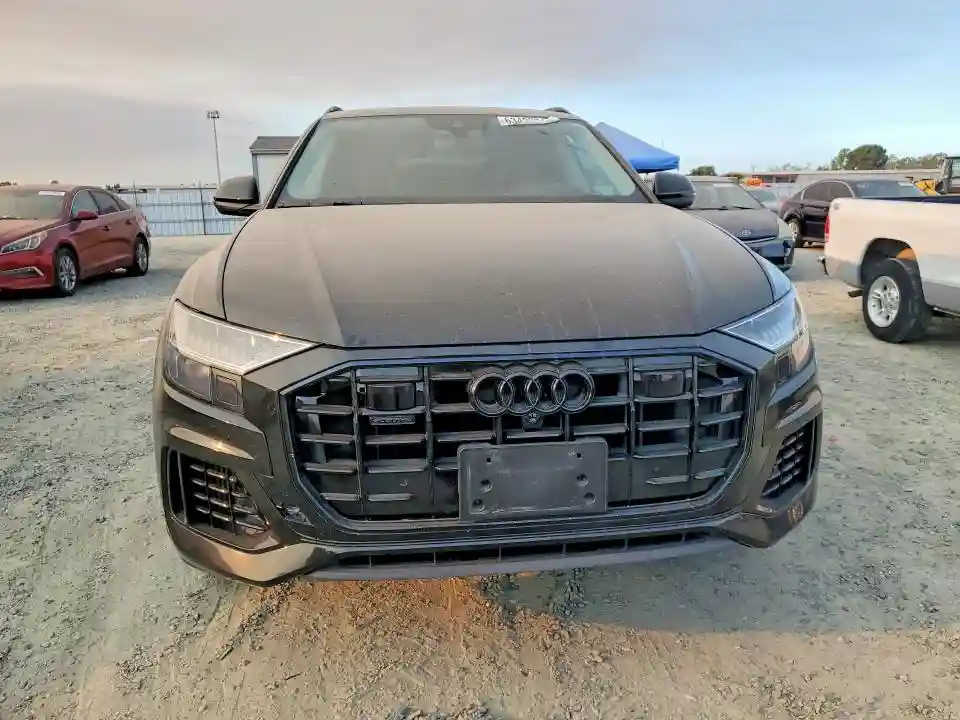 WA1CVAF14KD015059 2019 AUDI Q8-4