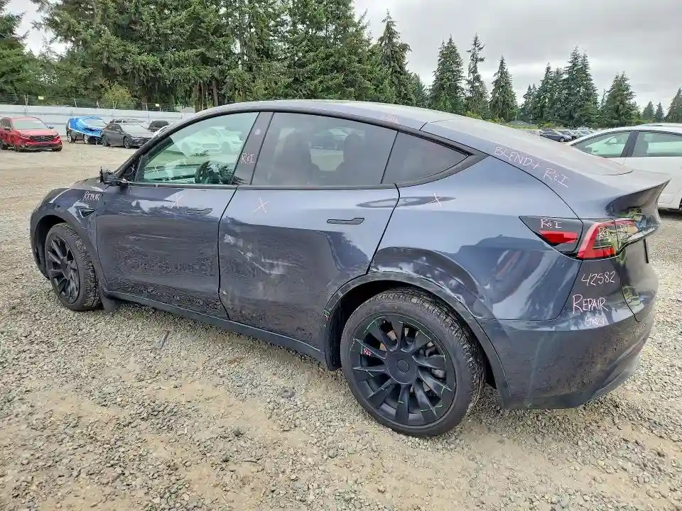 7SAYGDEE9PF921030 2023 TESLA MODEL Y-1