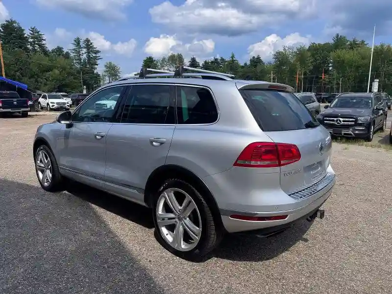 WVGGF7BP8HD001557 2017 VOLKSWAGEN TOUAREG-2