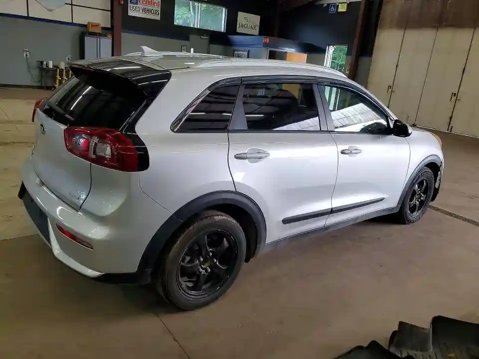 KNDCB3LC8J5200580 2018 KIA NIRO-2