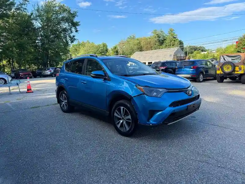 JTMRFREV2HJ168047 2017 TOYOTA RAV4-0