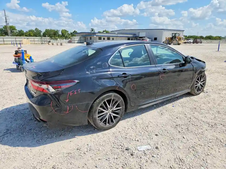 4T1G11AK8MU550896 2021 TOYOTA CAMRY-2