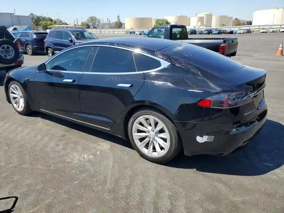 5YJSA1E22JF266757 2018 TESLA MODEL S-1