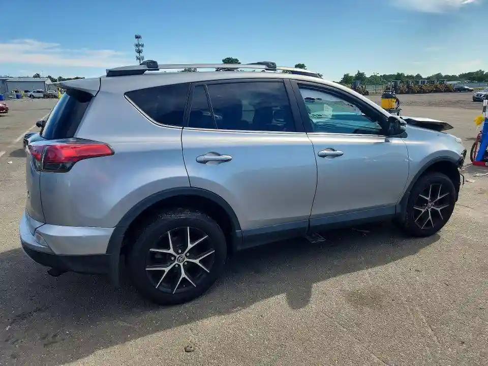 2T3JFREV6JW728267 2018 TOYOTA RAV4-2
