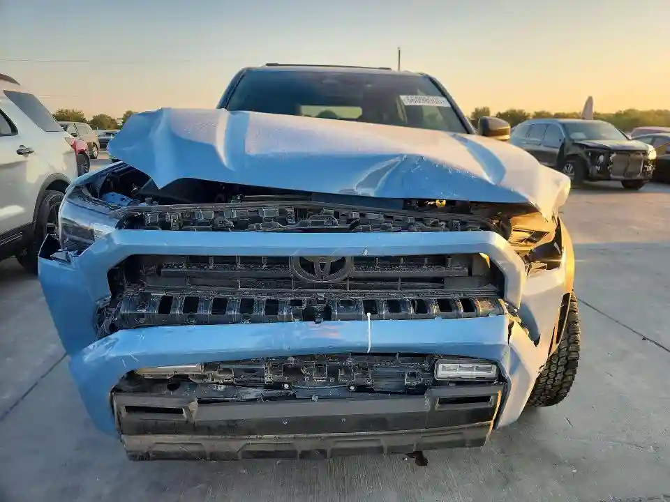 JTEVA5AR9S5001971 2025 TOYOTA 4RUNNER-4
