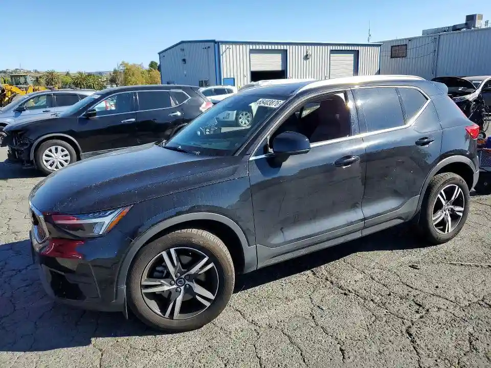 YV4L12UK6R2326322 2024 VOLVO XC40-0