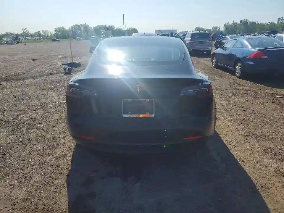 5YJ3E1EA0KF321336 2019 TESLA MODEL 3-5