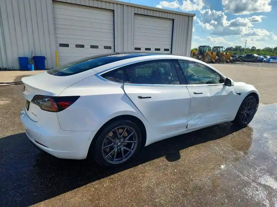 5YJ3E1EBXKF433389 2019 TESLA MODEL 3-2