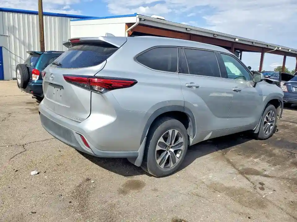 5TDGZRBH8NS569193 2022 TOYOTA HIGHLANDER-2
