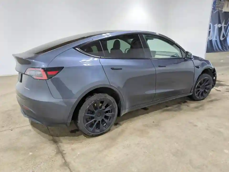 7SAYGDEE8NF480522 2022 TESLA MODEL Y-2