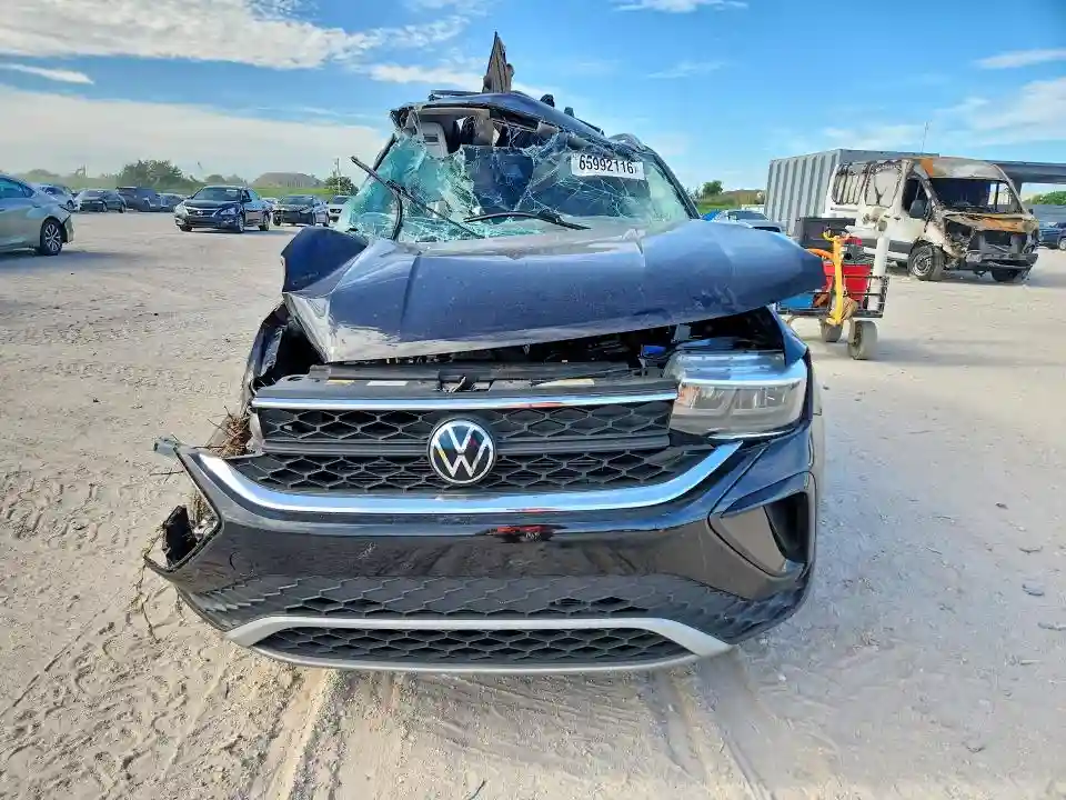 3VVEX7B25RM005585 2024 VOLKSWAGEN TAOS SE-4