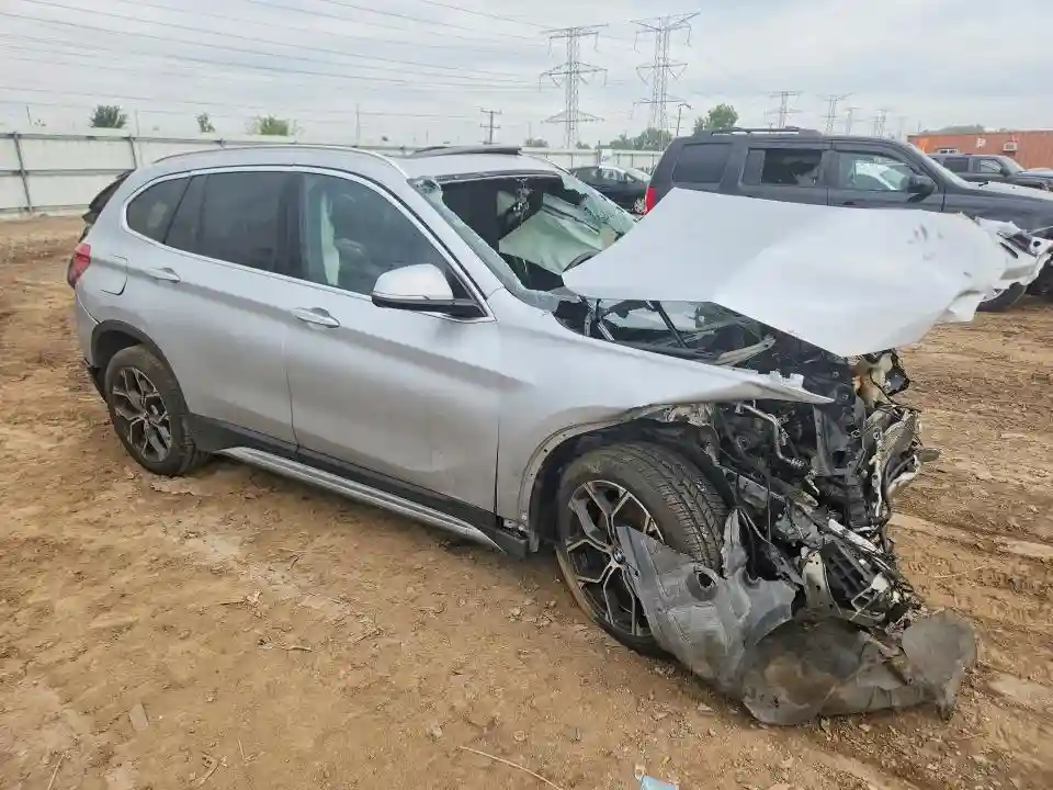 WBXJG9C00L5R33150 2020 BMW X1-3