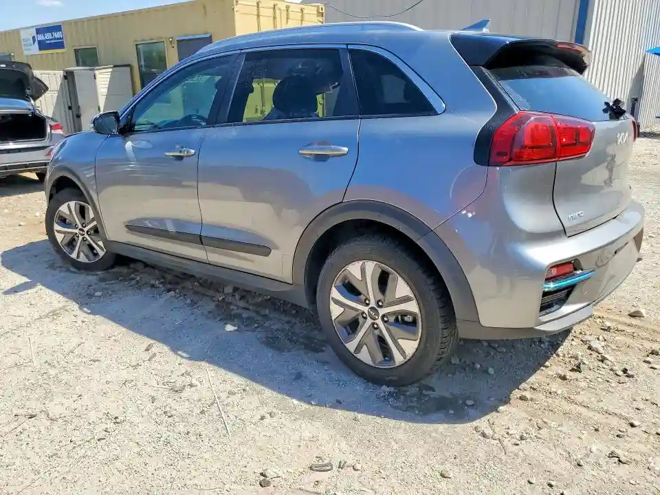 KNDCC3LG0N5161232 2022 KIA NIRO EV S-1