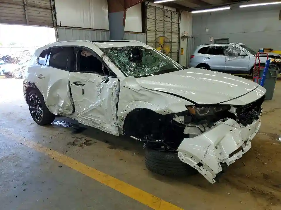 7MMVABDL5TN495600 2026 MAZDA CX-50-3