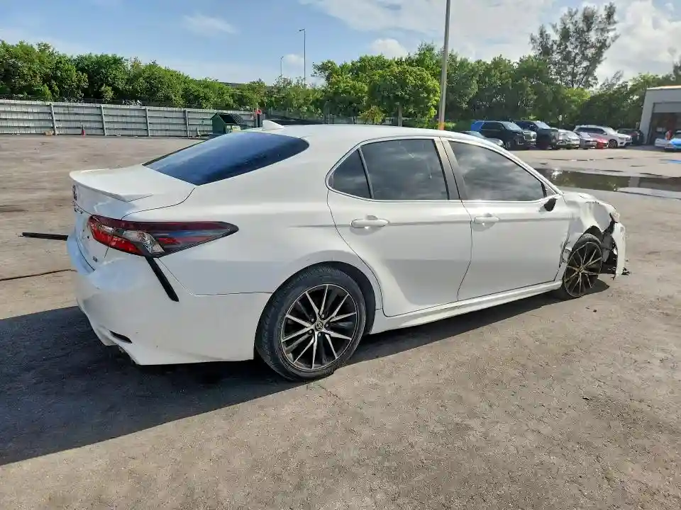 4T1G11AK6MU515824 2021 TOYOTA CAMRY-2