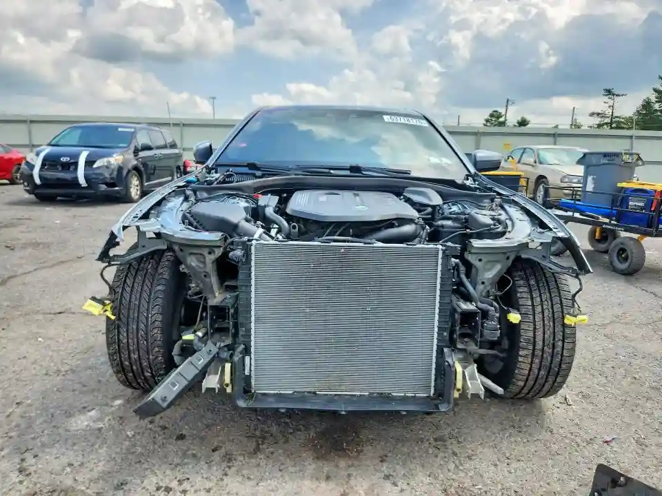 WBAJE7C50KWW25971 2019 BMW 5 SERIES-4