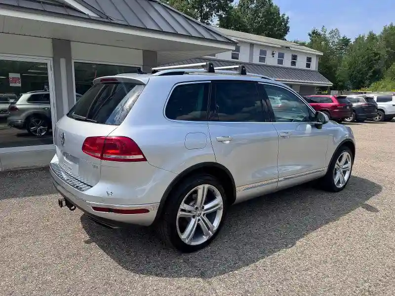 WVGGF7BP8HD001557 2017 VOLKSWAGEN TOUAREG-3