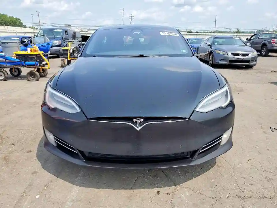 5YJSA1E23JF264757 2018 TESLA MODEL S-4