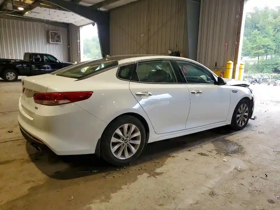 5XXGU4L30JG248247 2018 KIA OPTIMA-2