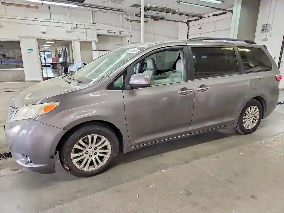 5TDYK3DCXGS692830 2016 TOYOTA SIENNA-0