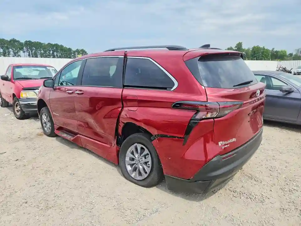5TDYRKEC5TS309990 2026 TOYOTA SIENNA-1
