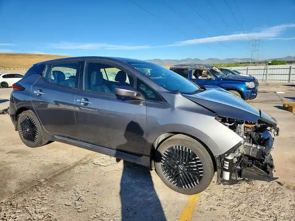 1N4CZ1CV2SC560237 2025 NISSAN LEAF-3