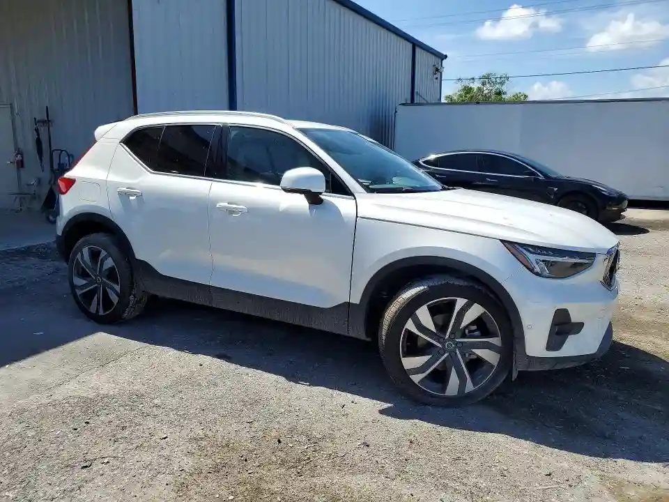 YV4L12UEXS2556624 2025 VOLVO XC40-3