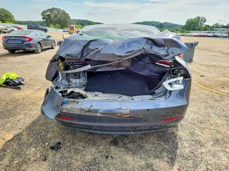 5YJ3E1EC5LF646860 2020 TESLA MODEL 3-5