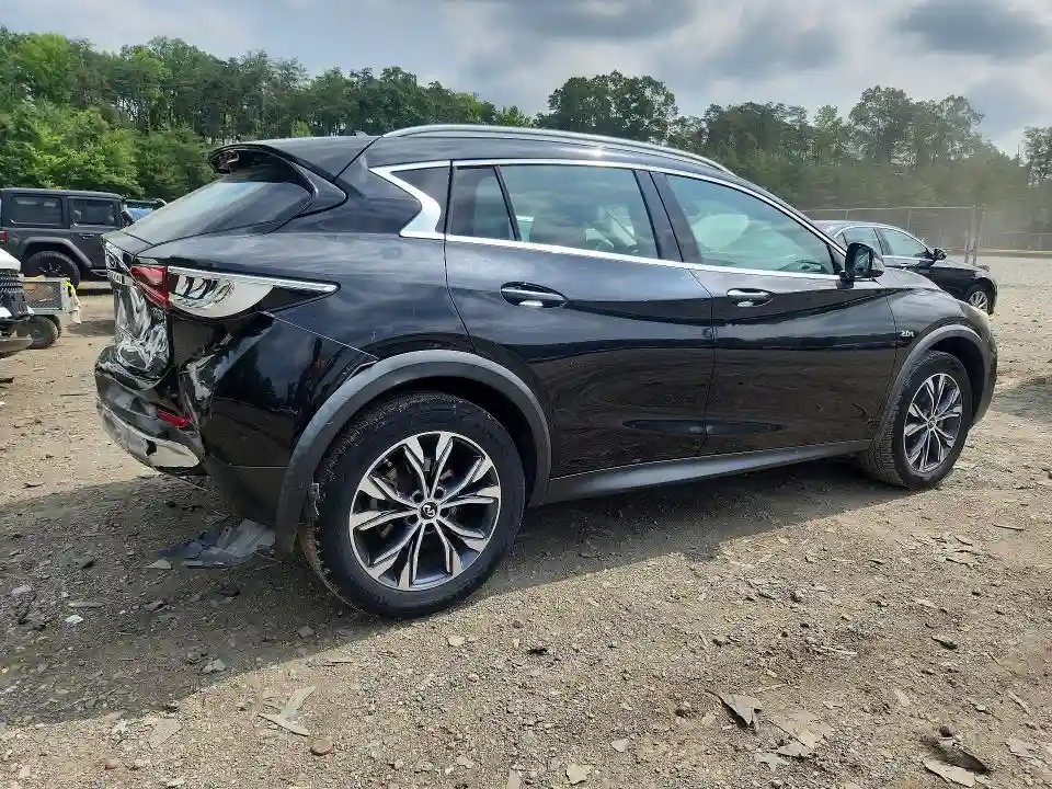 SJKCH5CR1JA047026 2018 INFINITI QX30-2