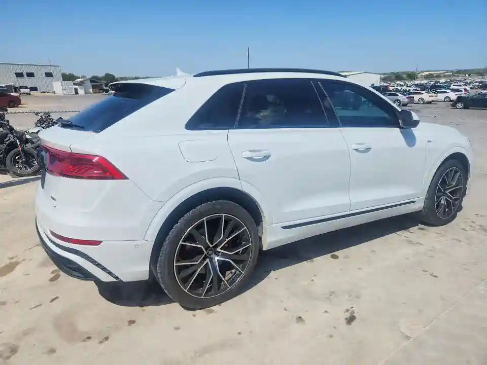 WA1FVAF14MD026496 2021 AUDI Q8-2